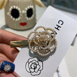 🍒CHANEL Double C Pearl Hairpin🍒
